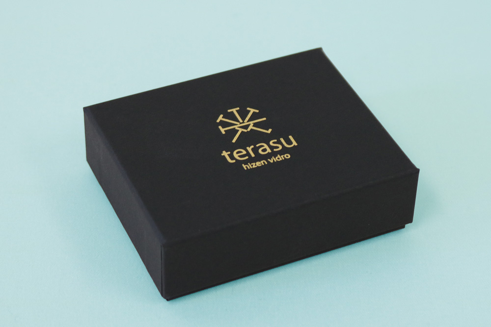 フェザーケース7303に箔押し１色印刷したC式貼り箱