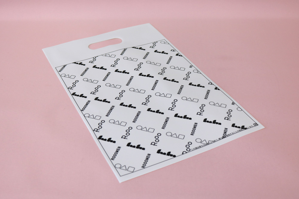 LDPE+OP（透明）0.08㎜厚のUVオフセット印刷 片面１色の小判穴抜きポリ袋