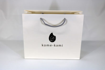 kome-kami素材、片面１カ所箔押しのセミオーダー紙袋の正面画像