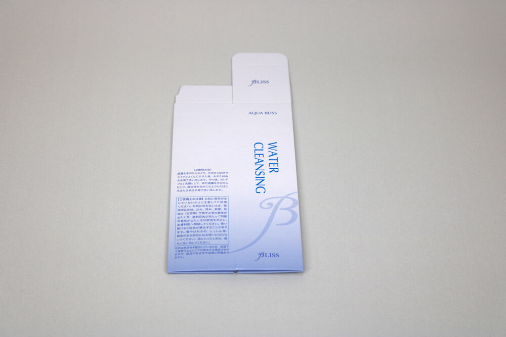 カードＢにオフセット印刷２色した組立て紙箱の畳状態画像