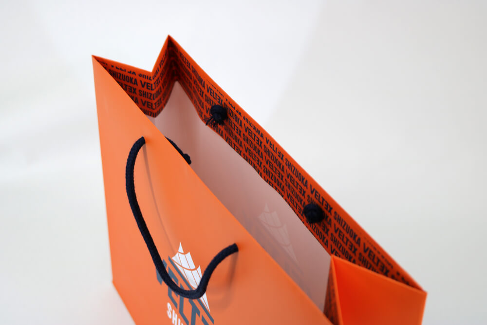 コート紙表面マットPP貼り、オフセット印刷カラー4色の別注紙袋の入れ口画像