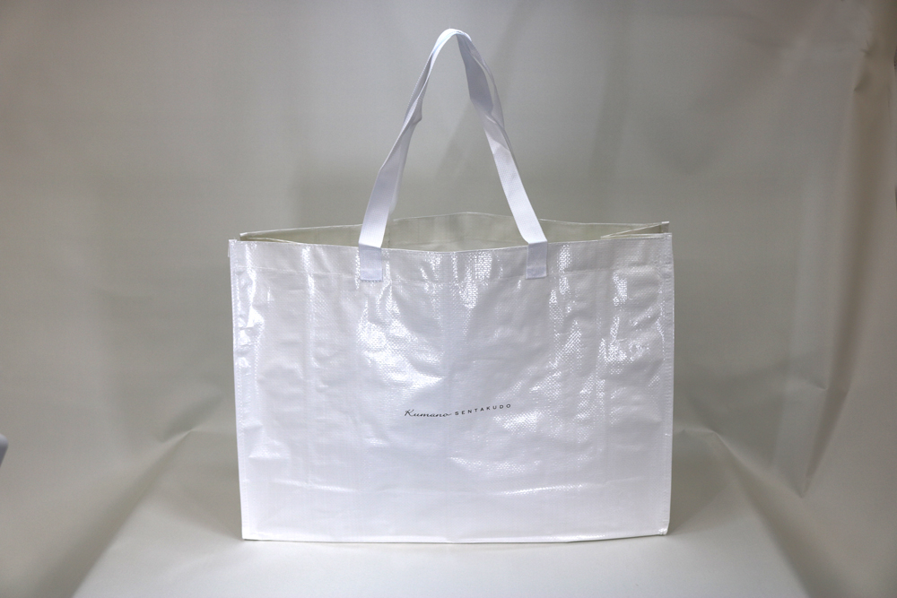 PPワリフのシルク印刷片面１色のセミオーダークロスレジャーバッグの正面画像