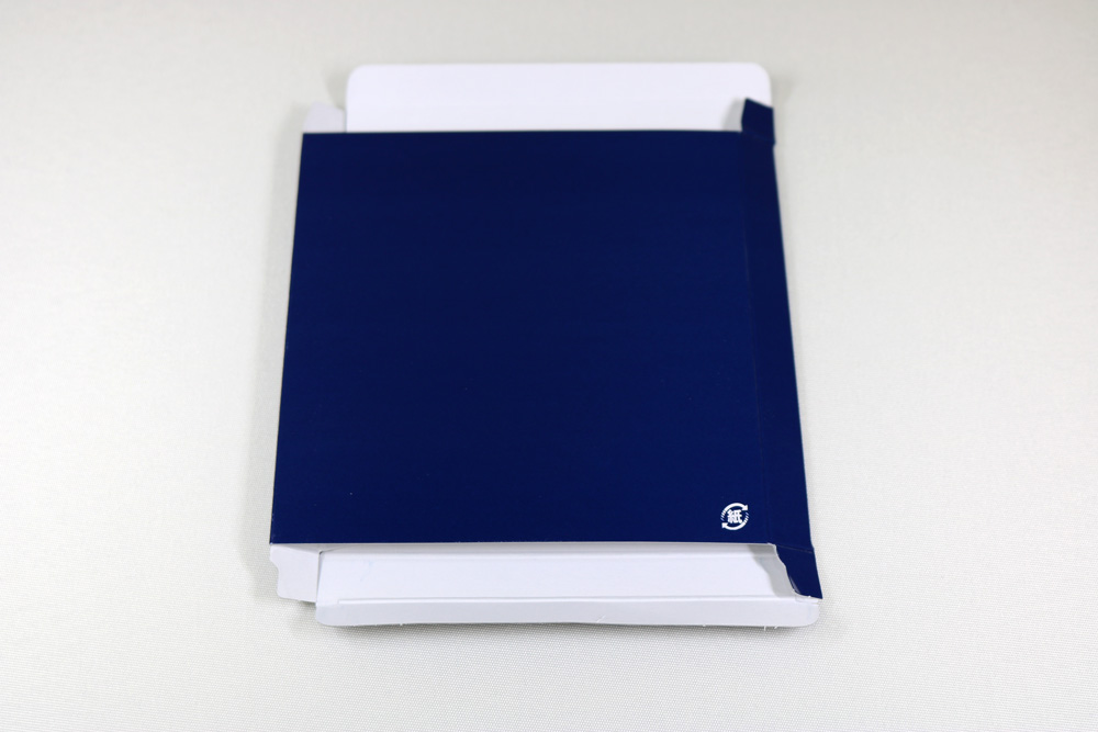 カードB　350ｇ/㎡オフセット印刷１色した組立て紙箱の畳状態画像