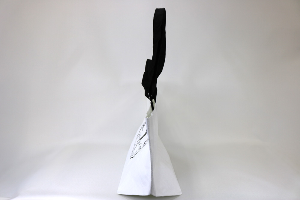 PPワリフ+表面マットPP貼りのシルク印刷片面１色のセミオーダークロスレジャーバッグの側面画像