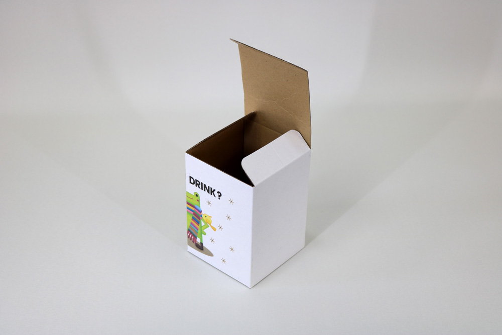 E段簡単カラープリント４色（CMYK)印刷した紙箱の蓋開き画像