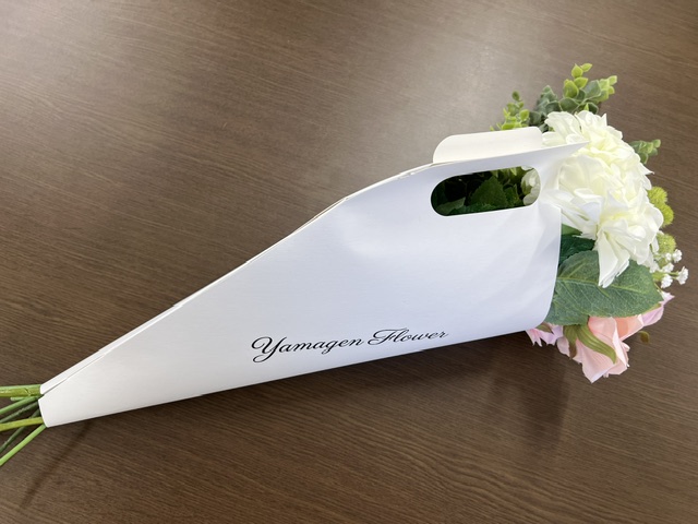 小判穴抜きフラワーバッグの花束用の紙袋をオリジナル製造